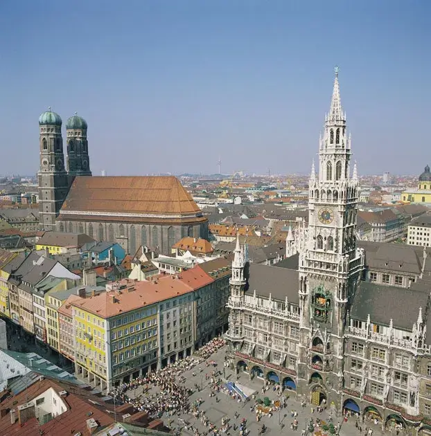 Private-City-Tour-Munich-Marienplatz